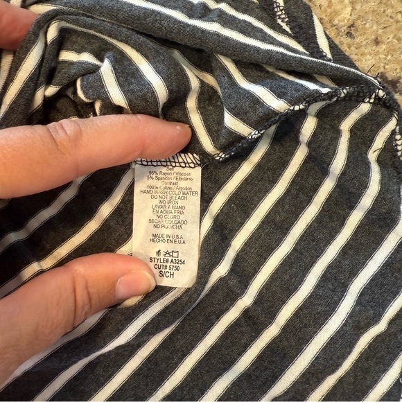 Grey striped tee - Picture 3 of 4